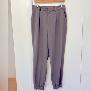 Uniqlo violet grey high waisted pleated loose leg pants elastic cuffs size Large